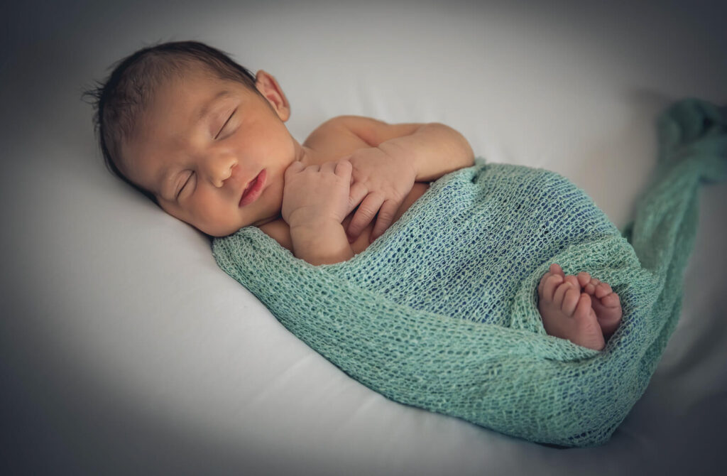 Babybilder-Newbornshooting-Babyfotografin-in-Bielefeld-Fotostudio-in-Bielefeld