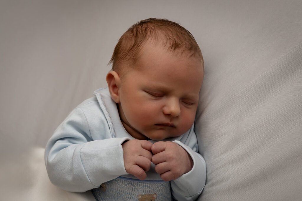 Babybilder-Newbornshooting-Babyfotografin-in-Bielefeld-Fotostudio-in-Bielefeld-Fatme Kilinc