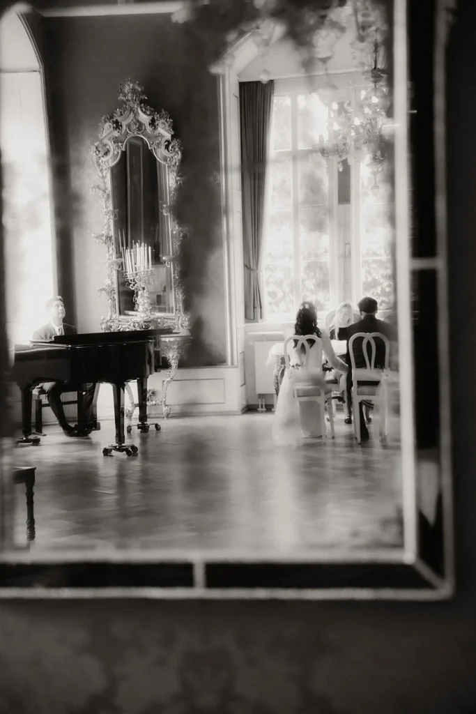 Hochzeitsshooting im Schloss Detmold Brautpaar heiratet in einem Märchenschloss (20)